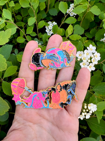 "A Damsel In Distress" and "The Tour Guide”  2 Pins - Interstellar Lean